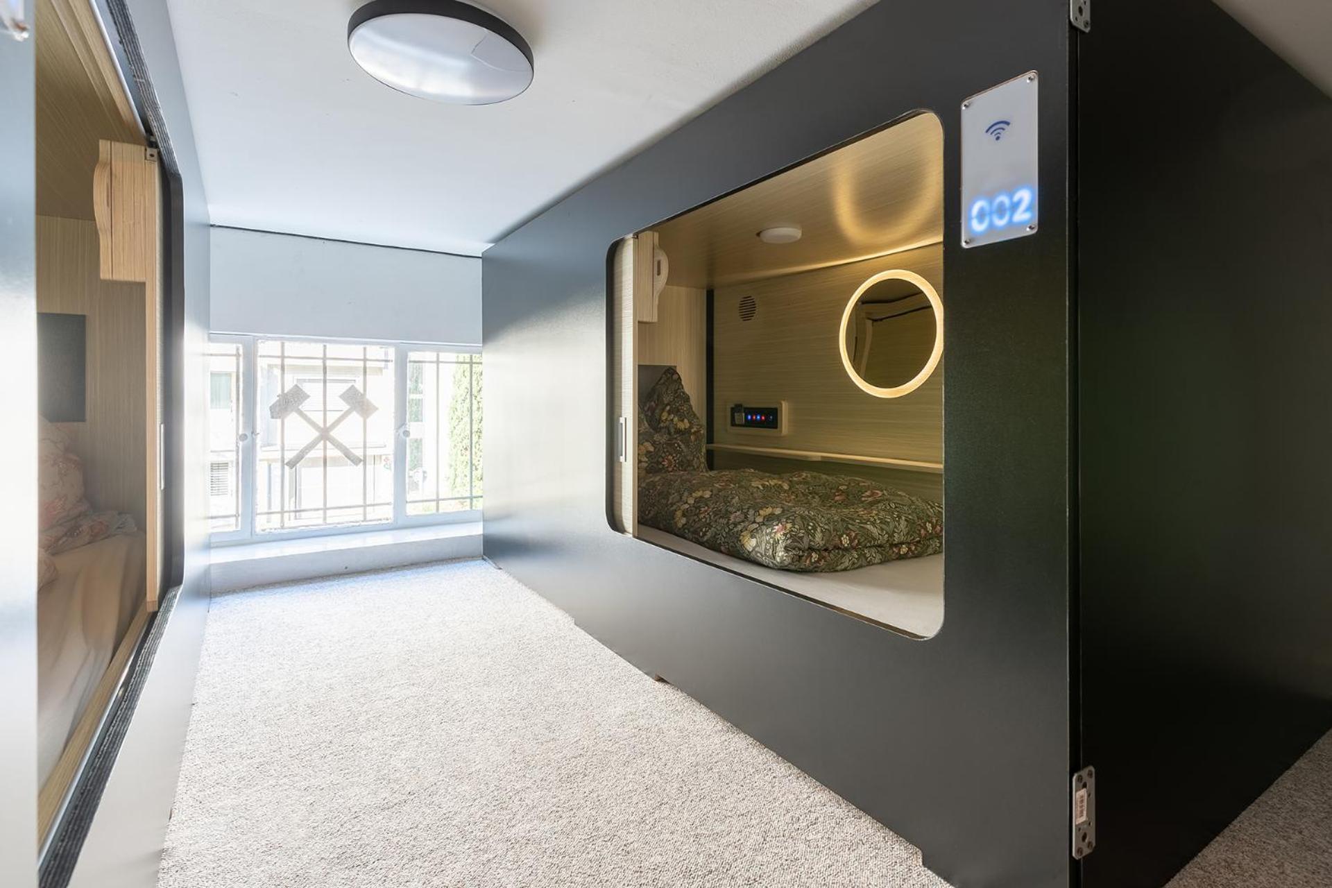 Mue Cubes - Capsule Hotel Basel Exterior photo