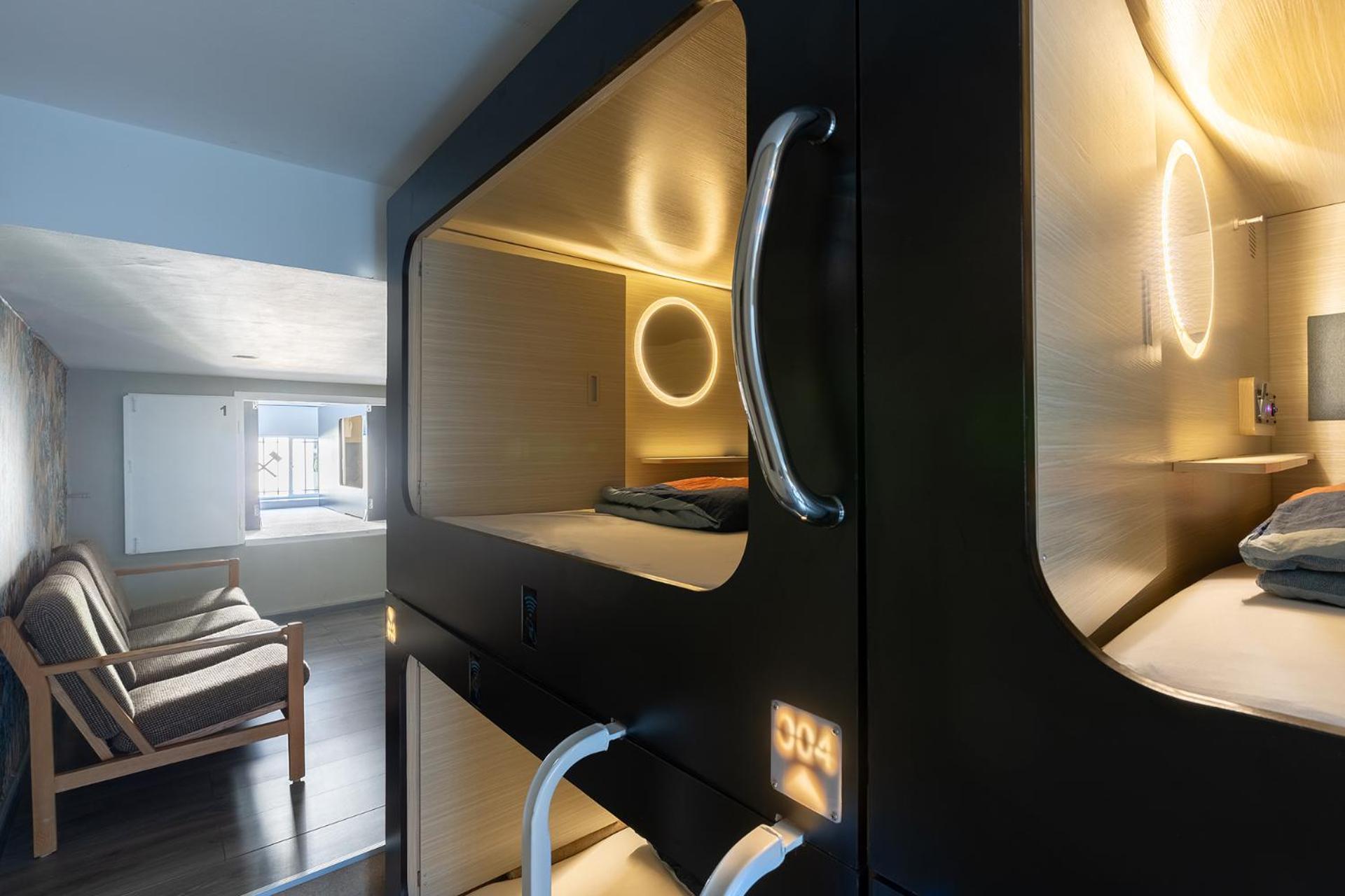 Mue Cubes - Capsule Hotel Basel Exterior photo